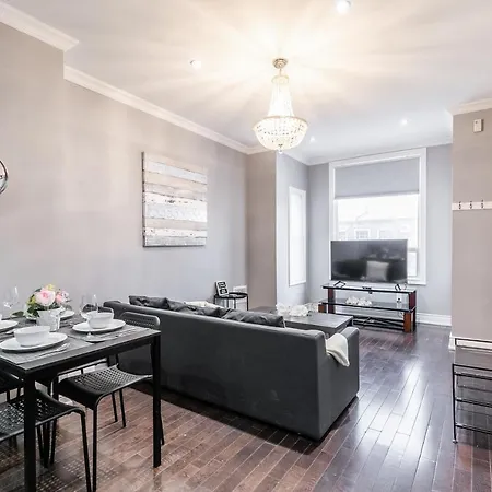 Ferienwohnung Modern 3Br Apt In The Heart Of Trinity Bellwoods